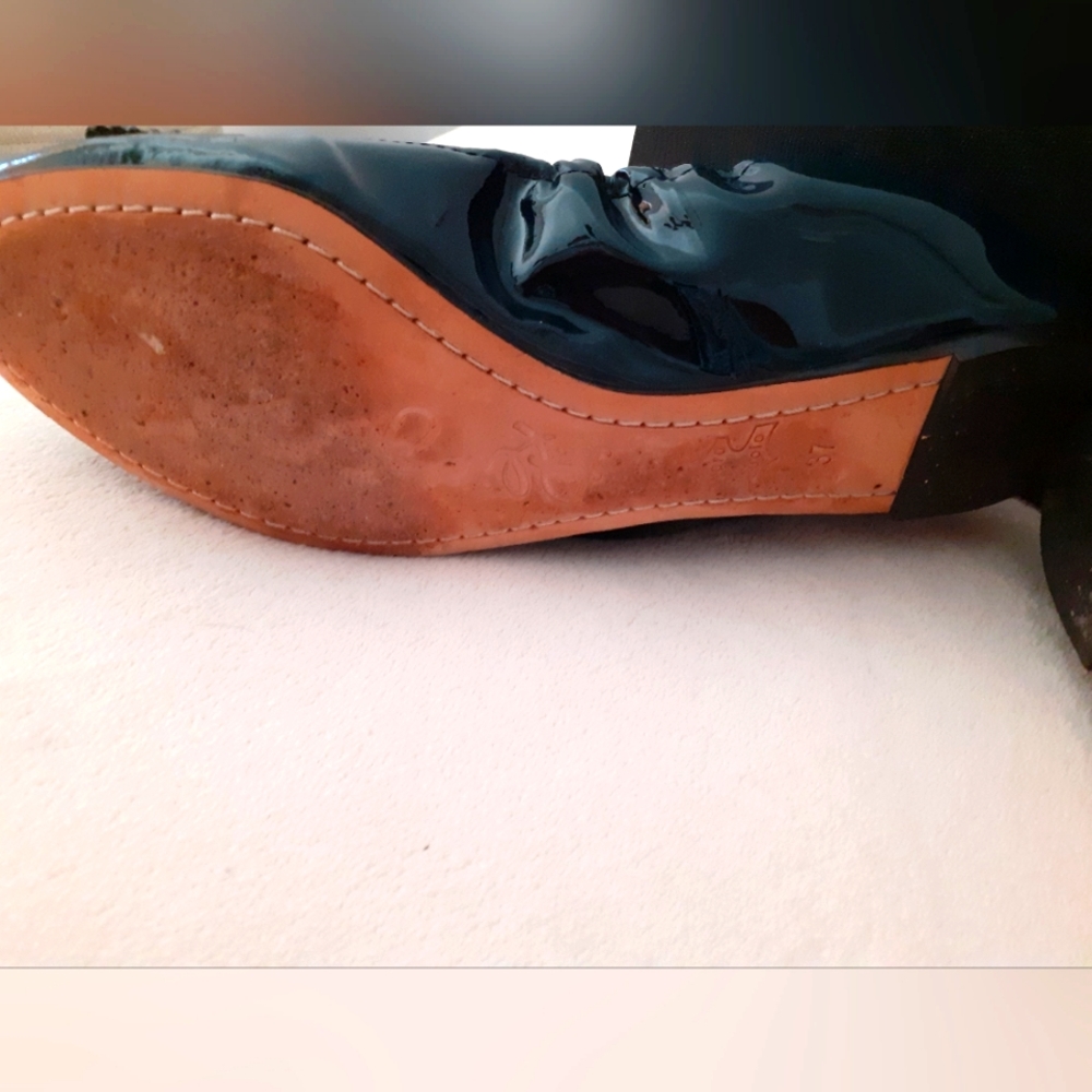 Alice and Olivia flats - Picture 9 of 10